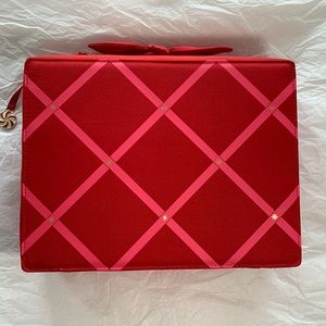 Estée Lauder cosmetic train case